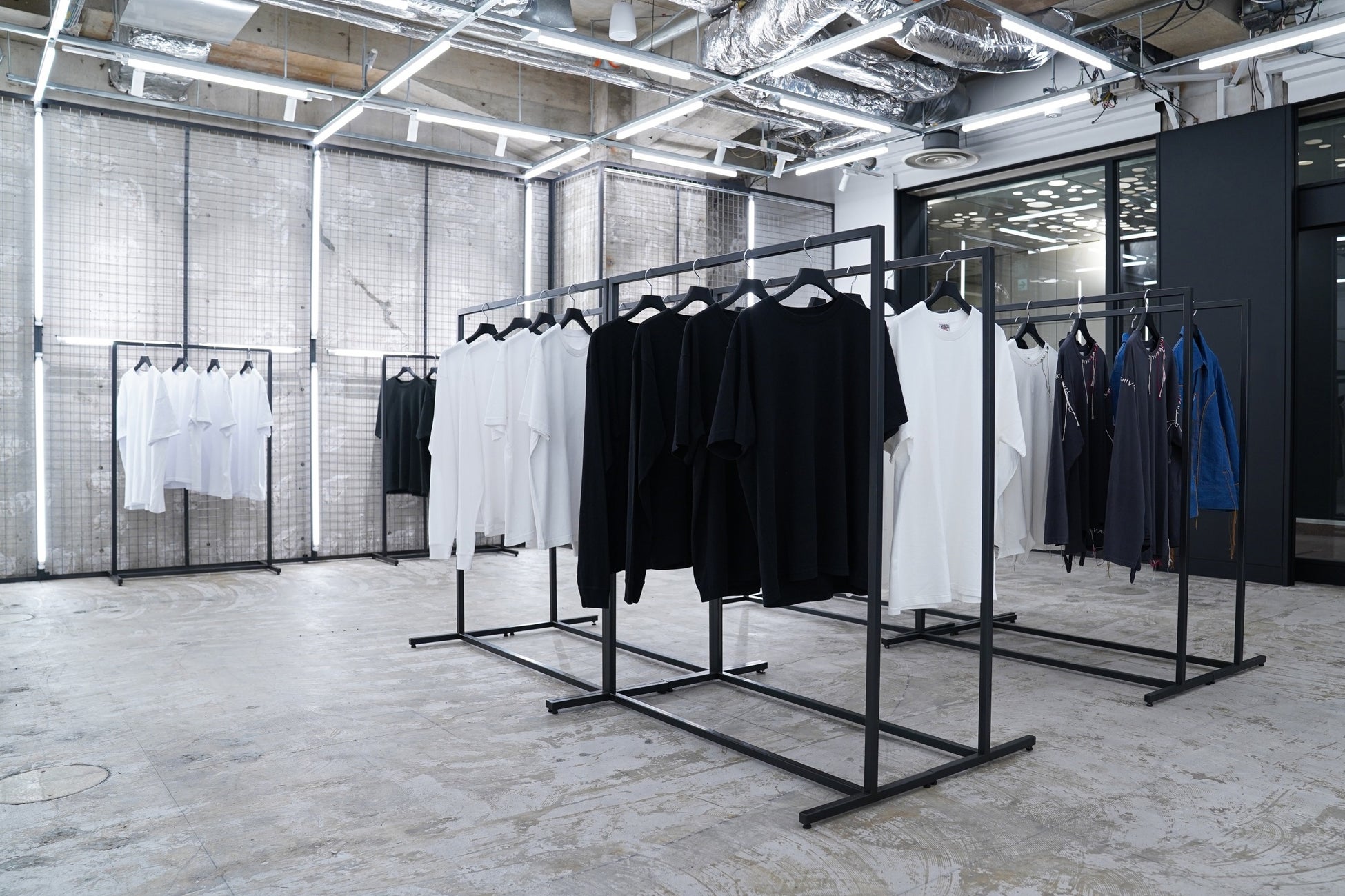 国内最大級スニーカー&トレカフリマ「スニダン」から、厳選した国内外のブランド公式アイテムをDropする「HYPE DROP」の実店舗が新宿にオープン!のサブ画像2