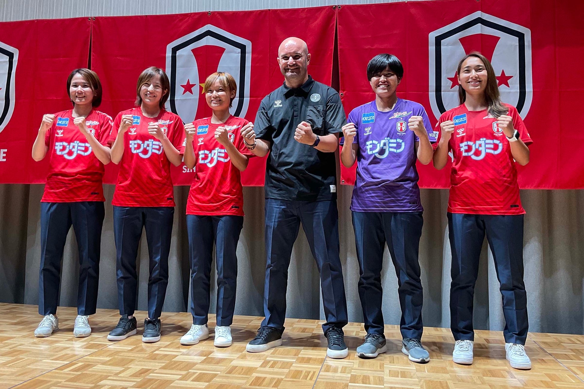 ヒュンメルがINAC神戸レオネッサ、２シーズンぶりの新デザインユニフォームを発表！のサブ画像4