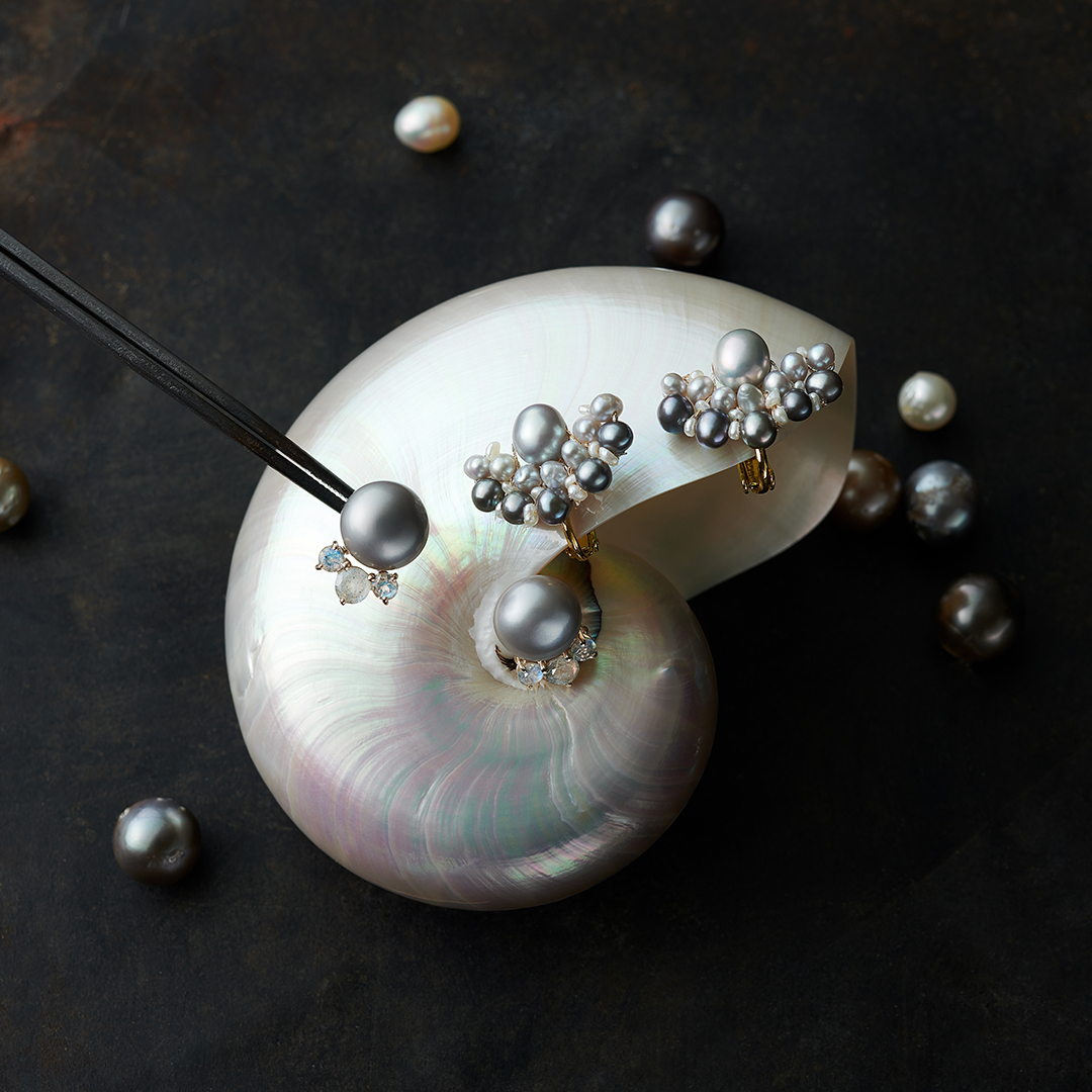 【アガット】New Collectionからクールなスタイリングにおすすめの、パールとシェルアイテムが登場のメイン画像