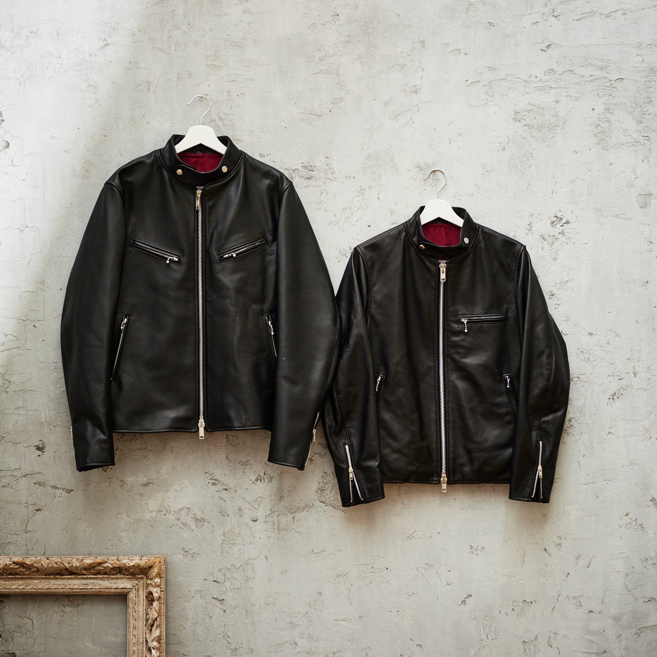 イギリスの老舗レザーウェアブランド「ジェームスグロース」のオーダー会を期間限定開催のサブ画像3_左　クラブマン、右 ニュートロフィー　￥187,000〜（税込）